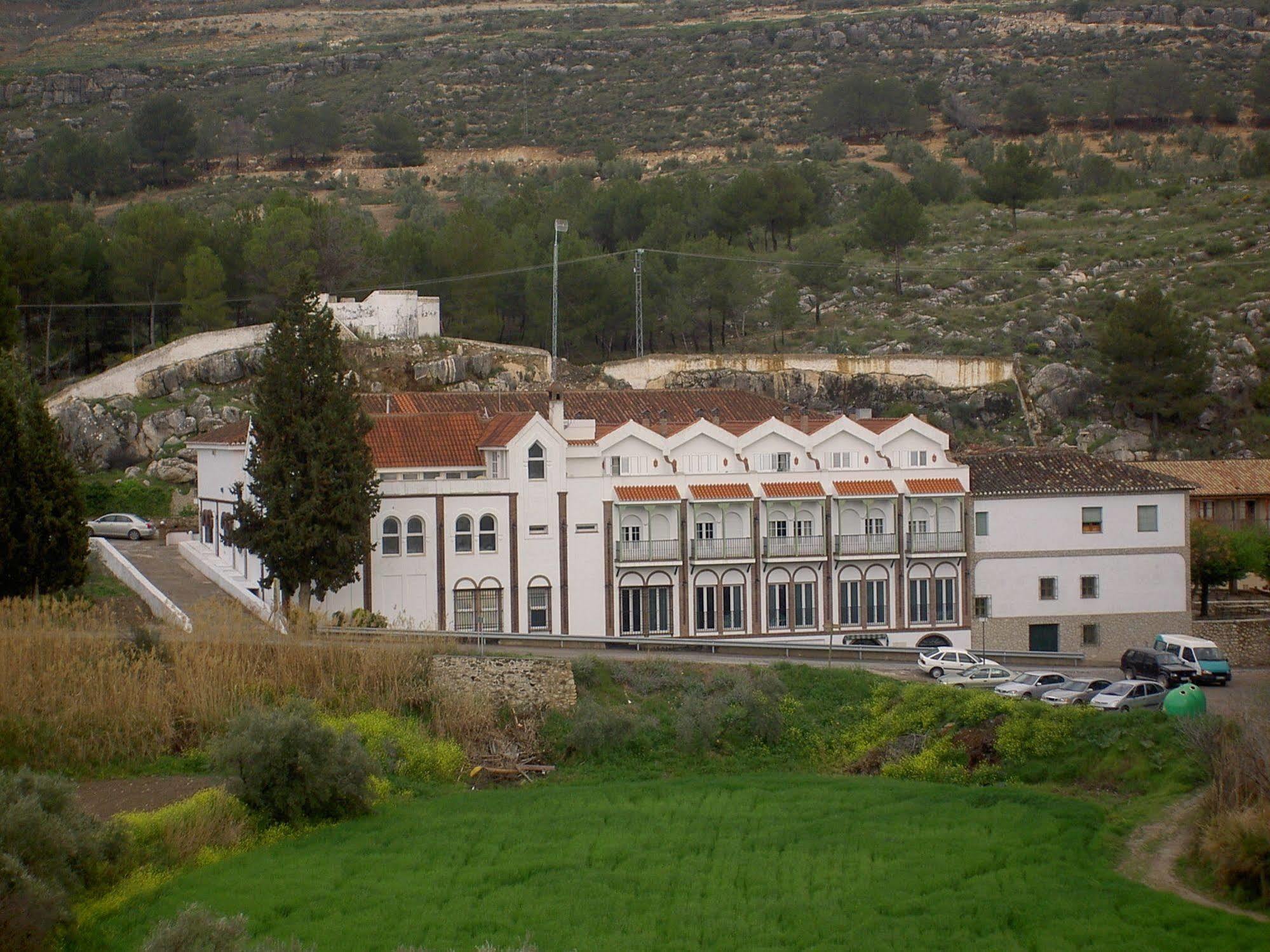 Balneario De Alicun De Las Torres Villanueva de las Torres Exterior photo